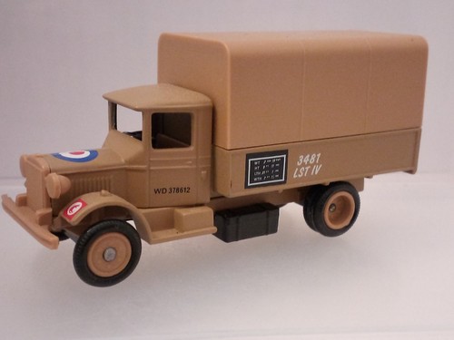 Mack canvas back truck - back, 1934