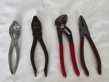 Aus einer Werkstattauflösung: 4 Spezialwerkzeug Zangen als Konvolut