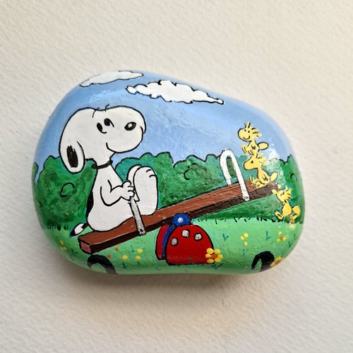 Bemalter stein auf - ",