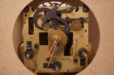 Altes Uhrwerk, Tischuhrwerk, SUEVIA, Westminster mit 5-Stab-Gong, Echappement