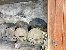 Weinfass  /  Eichenfass /groß  / dunkel / Antik   zum Restaurieren o. Herrichten