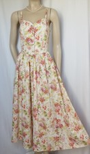 Laura Ashley Kleid 38