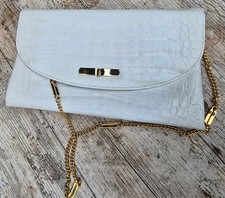 Tasche Clutch Creme Kunstleder Krokoprägung Goldkette Vintage