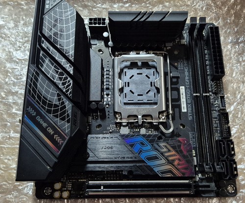 Republic gamers rog strix - republic,