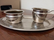 wunderschönes Milch und Zucker Set mit  ovalen Tablett Antik