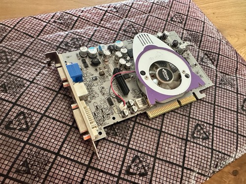 Triplex redai radeon - triplex, 9600