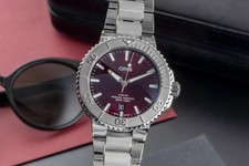 Oris Aquis Date Stahl Red Dial
