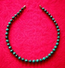 Edelstein - Halskette aus Malachit * 46 cm * ungetragen * glänzend