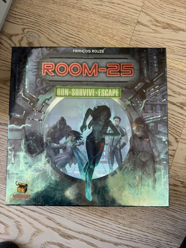 Room run survive - room,