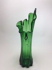 Vase grün geschwungen 27 cm