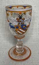 Altes Wappenglas handgemalt Ritterhelm Sterne Streifen blau orange H12,8cm