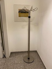 Design-Garderobenständer aus Edelstahl