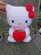 Hello Kitty Kuscheltier mit Apfel