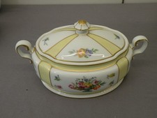 Porzellan-Deckeldose, Kronach Bavaria, "MILDEGARD", Blumen-u. Golddekor, numm.