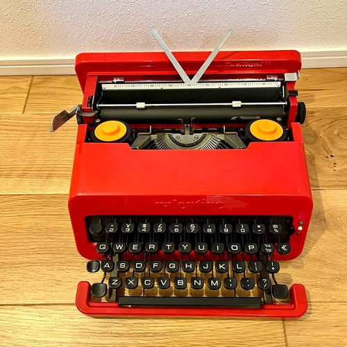 Olivetti valentine rot - valentine, s
