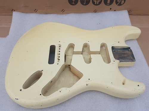1984 squier fender - by,