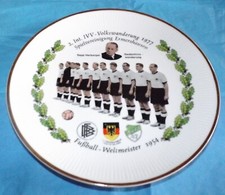 Teller, Wandteller, von Fußball - Weltmeister  1954. Sepp Herberger