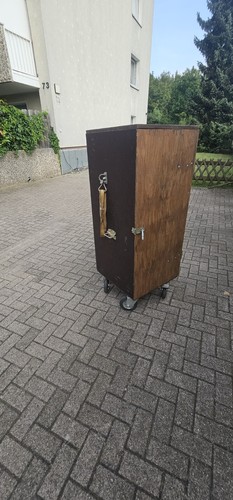 Sattelschrank für