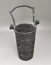 Alter Weihwasser Eimer Bronze mit figürlichen Wandungsreliefs Historismus