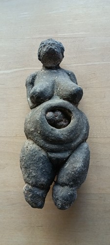 Skulptur schwangere mit kind - mit,