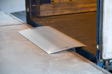 Überladebrücke 550x1250 mm aus Aluminium Tragkraft 4000 Kg