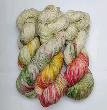 Handgefärbte Sockenwolle