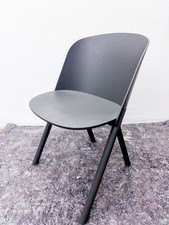 E15 »This Chair«