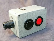 DDR Druckschalter VEB ES Görlitz 6A 500V 380V Taster Schalter alt Alu