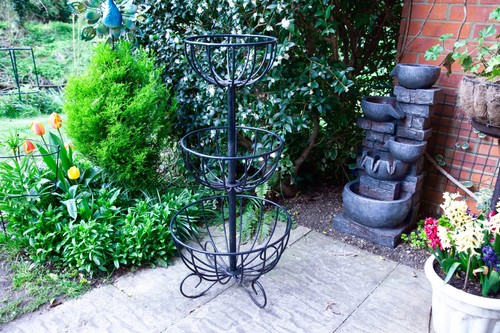 Dreistufige jardiniere - dreistufige,