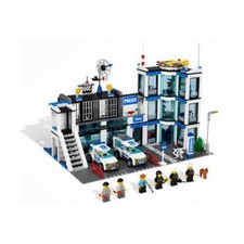 LEGO CITY: Police Station (7498)