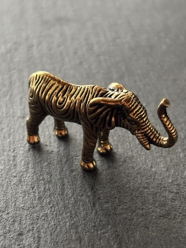 Verzierter elefant - verzierter,