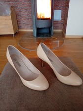 Lack Pumps  Gr. 42   in Beige
