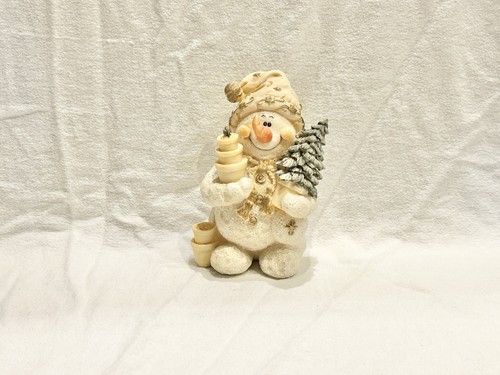 Schneemann figur mit baum - schneemann,