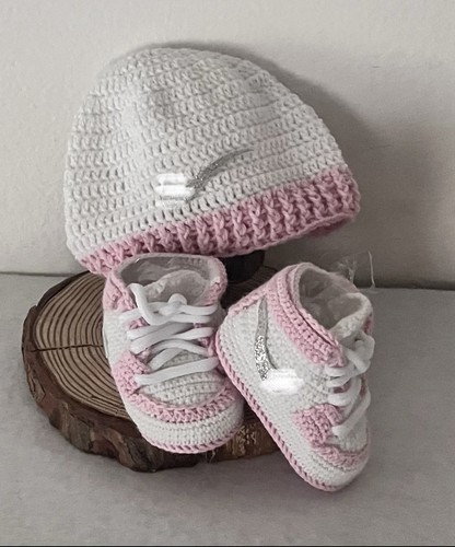 Mütze und schuhe rosa - und,
