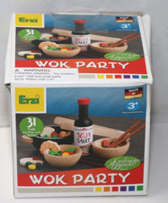 Erzi 28181 Sortierung Wok-Party aus Holz, Kaufladenartikel für Kinder