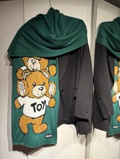 Moschino Schal Grün mit Logo