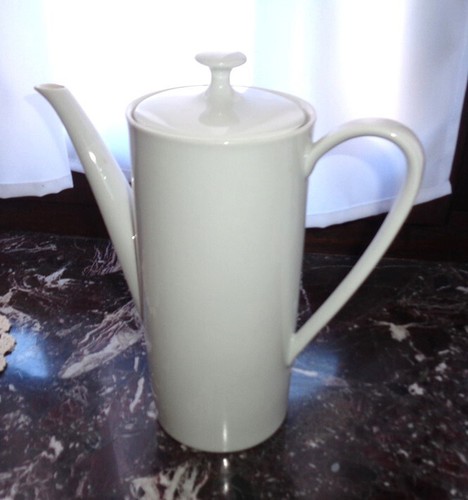 ältere weiße kaffeekanne - ältere,