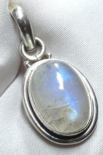 🌙 Regenbogen Mondstein