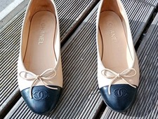 CHANEL Ballerinas aus Leder