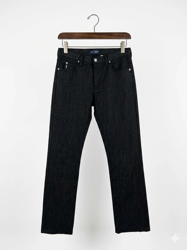 Pantalón vaquero recto oscuro