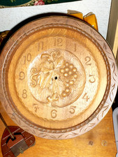 Zifferblatt Geschnitzte Weinrebe. Teil vom Holzfaß, Kellerbar, Deko