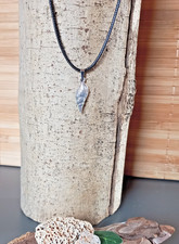 Halskette mit Anhänger -