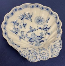 Servierschale Servierplatte in Form einer Jakobsmuschel Zwiebelmuster-Dekor