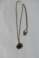 Schöner Blume Anhänger Edelstein Tigerauge, mit kette.