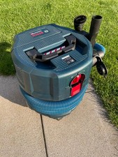 Bosch Blau Professional Akkustaubsauger GAS 18V 12 MC neuwertig