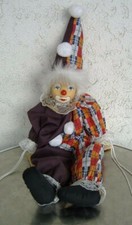 Clown sitzende Hängefigur auf Schaukel Hoch 61 cm
