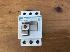 Hager Haupt-/Ausschalter SH363S 63A 3-polig sperrbar