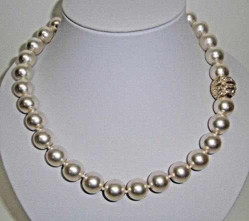 Perlenkette creme weiß mit