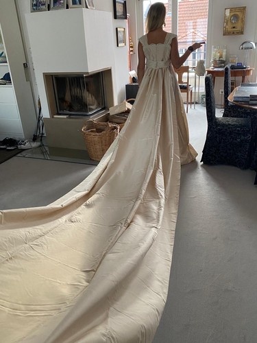 Brautkleid aus seide mit - aus,