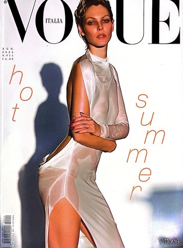 Vogue magazine italia august - magazine,